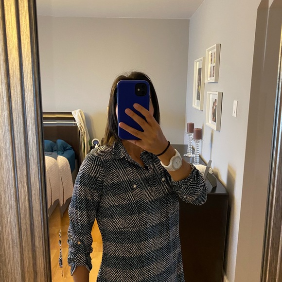 Beautiful and super comfy top. Perfect for work or day out - Picture 3 of 9